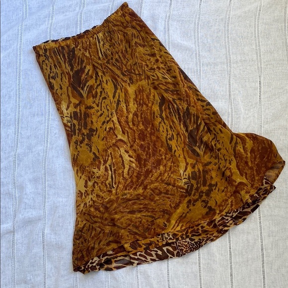 Animal print Y2k Reversible Ruffled A-line Midi Skirt. - Picture 8 of 10